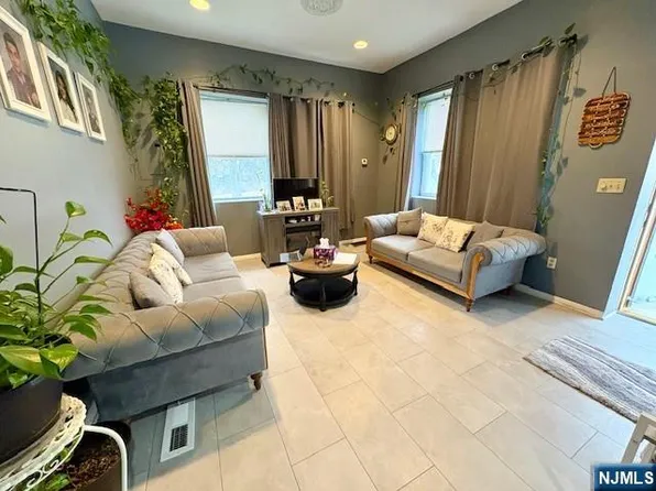 36 Franklin Ave, Nutley, NJ 07110