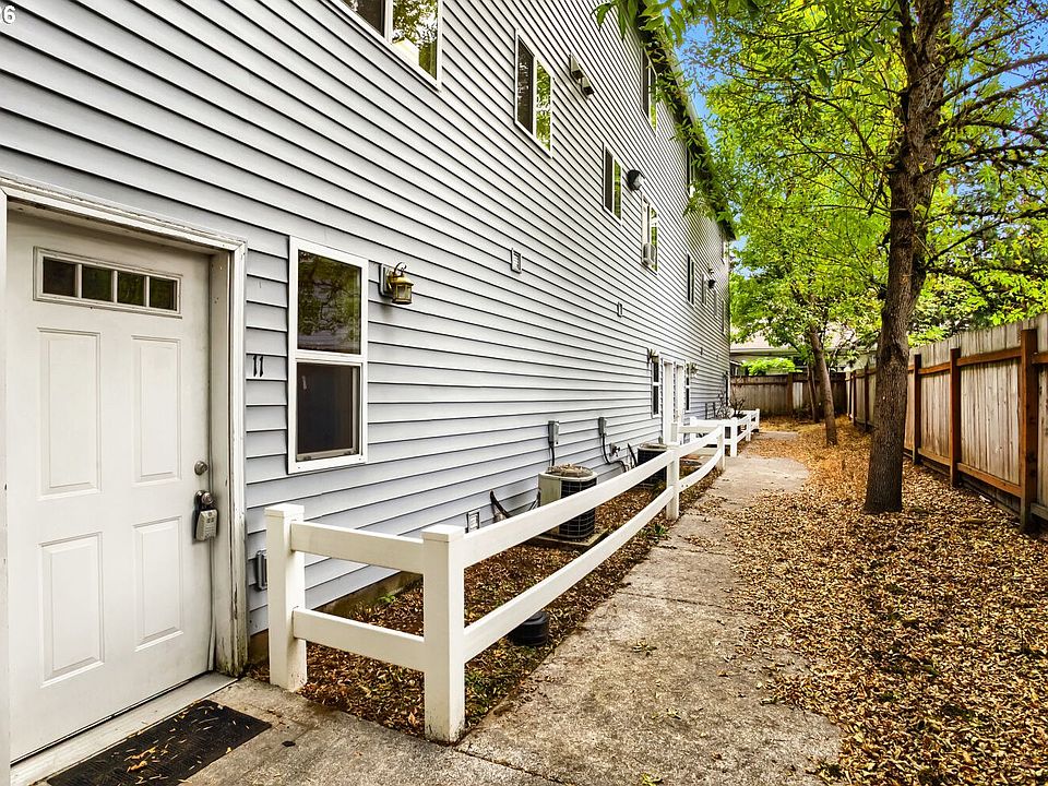 1st image of 2539 SE 141st Ave #2