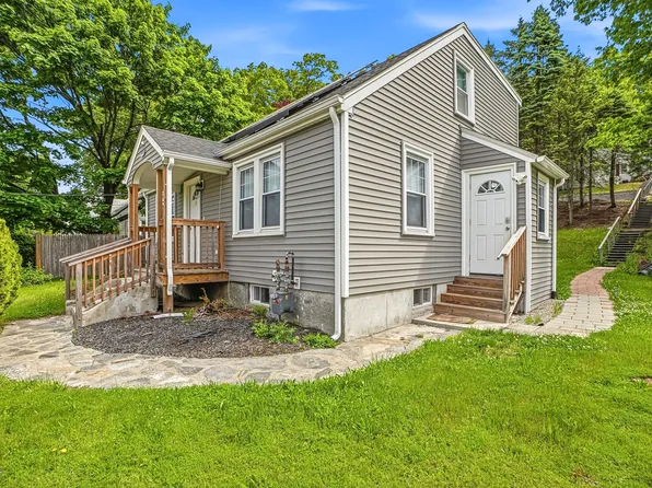 39 Pinehurst Ave, Auburn, MA 01501