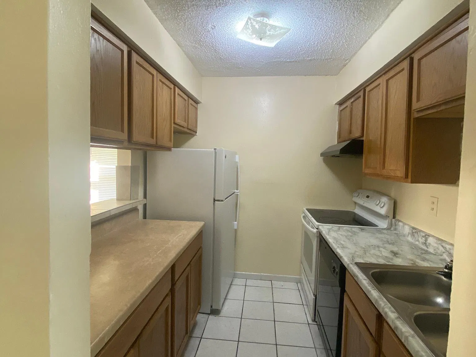 1640 Newport Pl — Photo 4