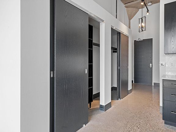4th image of 150 26th Ave SE Unit 208