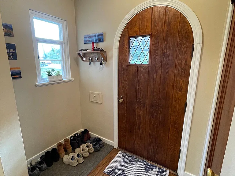 1070 Old Gate Rd — Photo 7