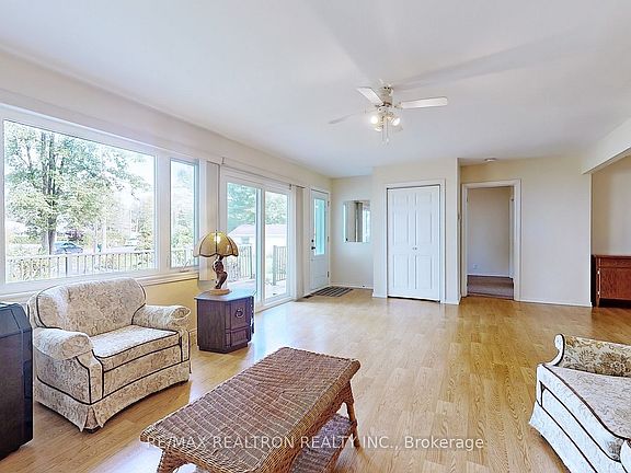 3rd image of 157 Woodfield Dr