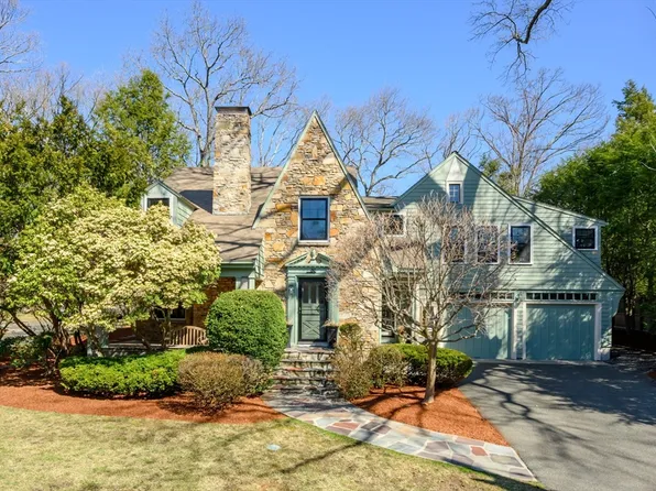 32 Columbine Rd, Milton, MA 02186