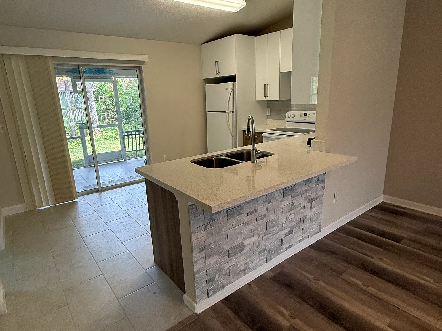 3 bed, 1350 sqft, $1,550 — Photo 2