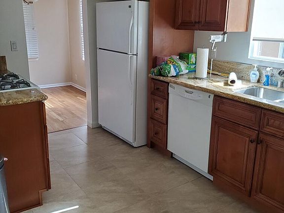 4th image of 7927 McConnell Ave