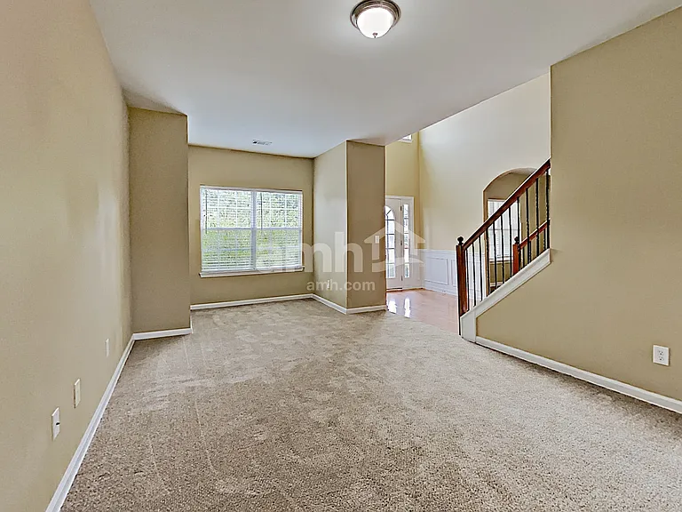 4975 Hopewell Manor Dr — Photo 7