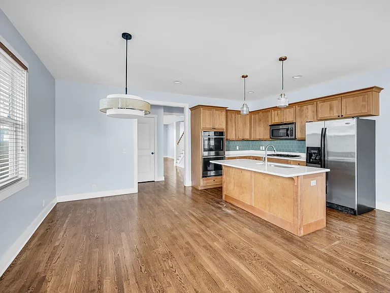 1109B S Douglas Ave — Photo 25