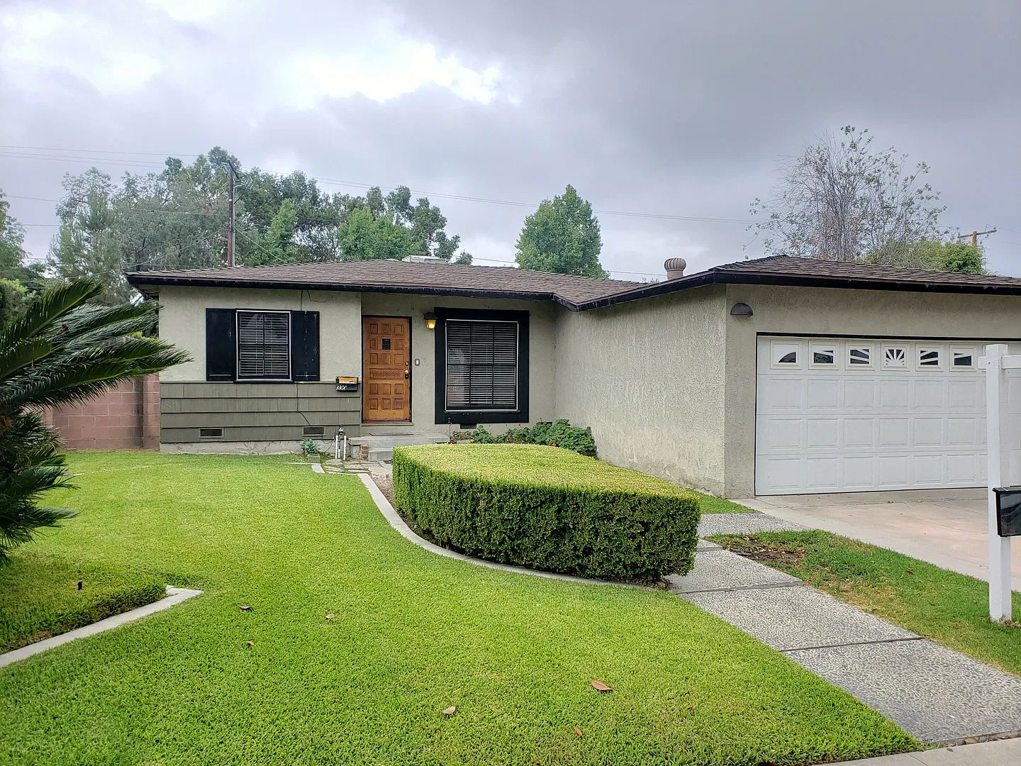 Near Circle Area: 3 Bedroom 2 Bath Home With Family Room — Photo 2