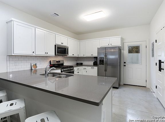 4th image of 419 Porter St #3