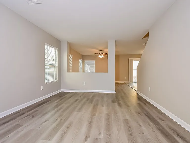 2404 Cockatiel Dr — Photo 5