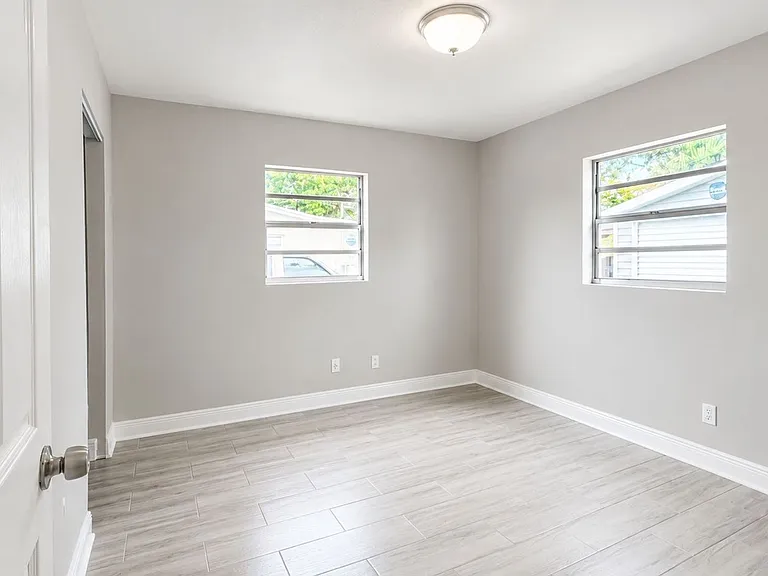 7702 Arezzo Ave — Photo 6