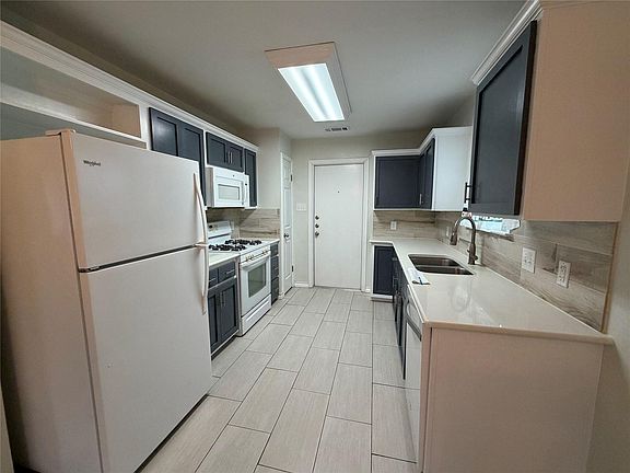 4th image of 2306 Stirrup Dr