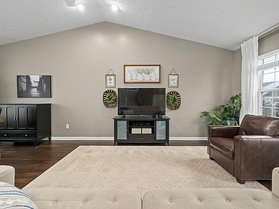 5th image of 2433 Yagger Bay Dr