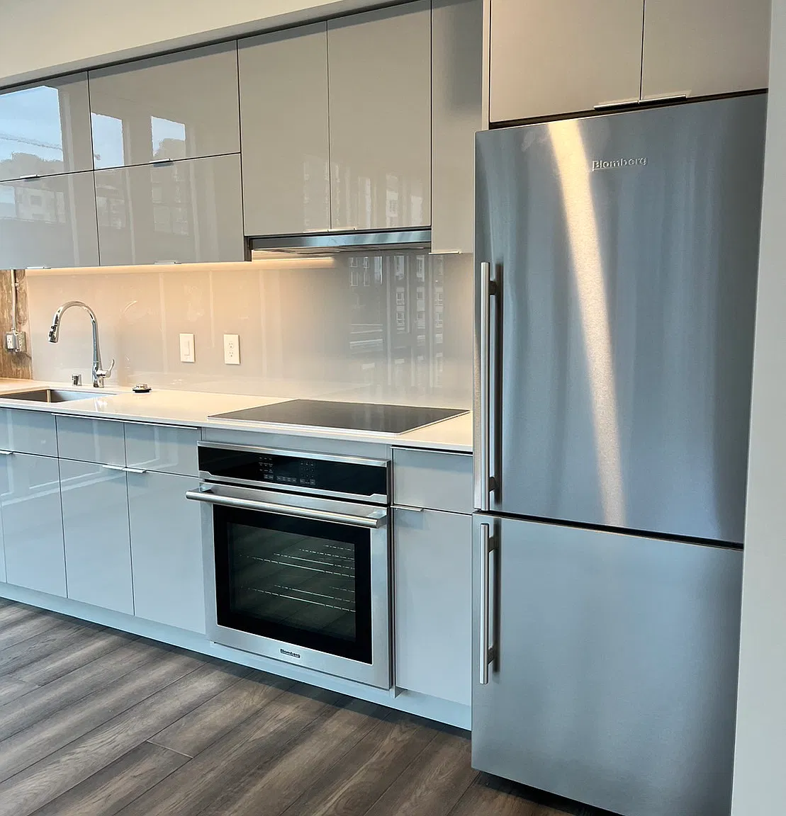 2 bed, 934 sqft, $3,150 — Photo 3