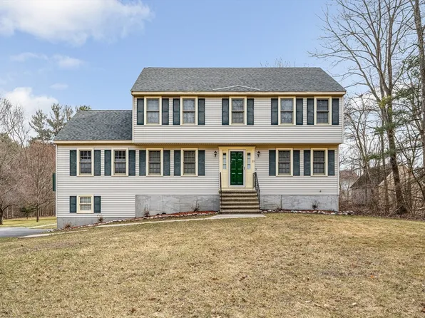 21 Windsor Dr, Tewksbury, MA 01876