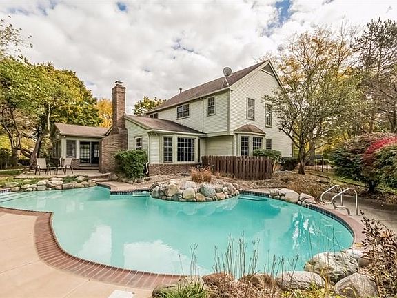 2nd image of 48636 E Hillcrest Ct