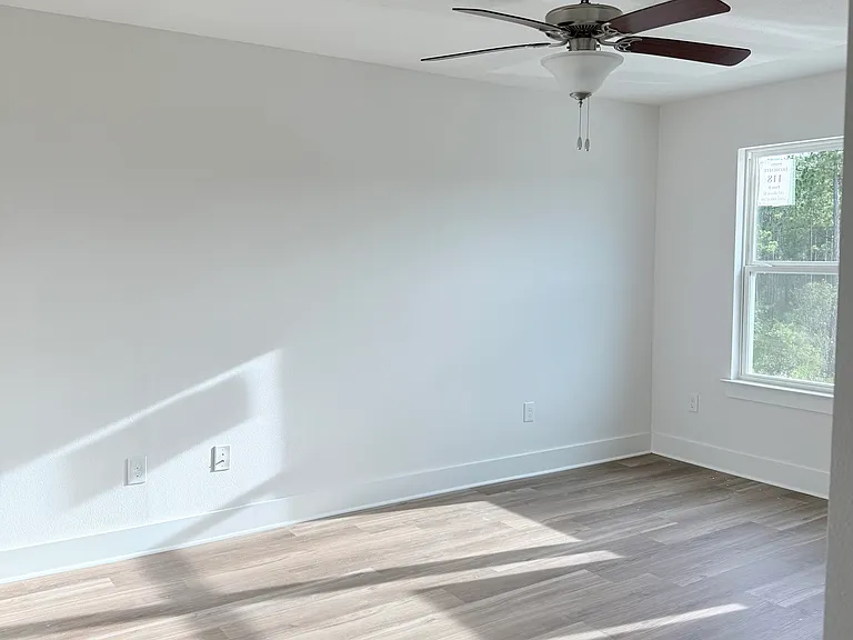 165 Hawk St — Photo 10