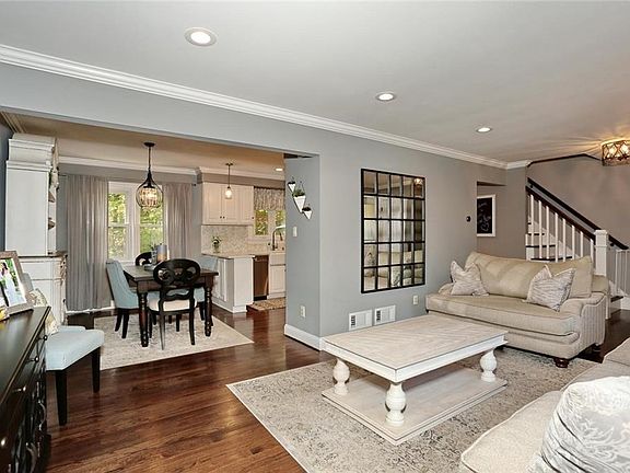 5th image of 62 Schriever Ln
