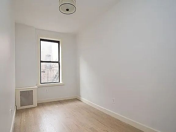 4th image of 820 Franklin Ave #4C