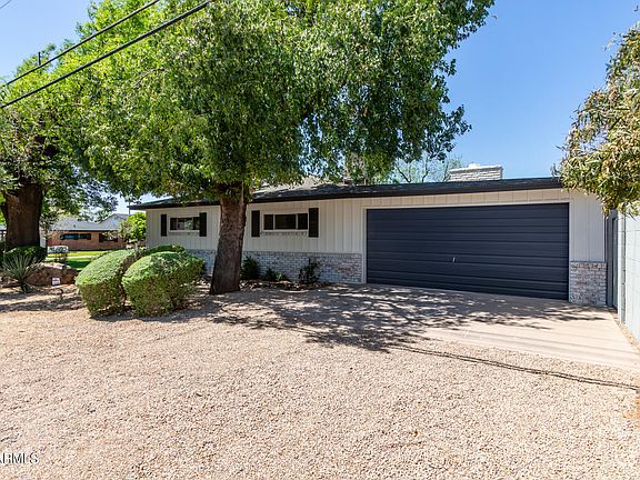 3rd image of 1952 E SAN MIGUEL Avenue