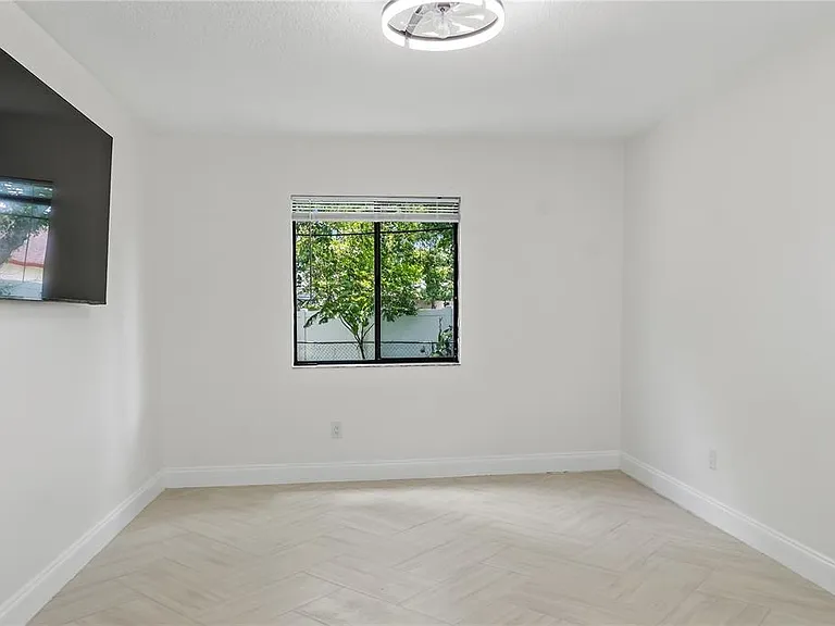 182 Pinewood Cir — Photo 13