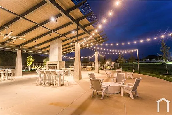 4 bed, 3686 sqft, $4,000 — Photo 4
