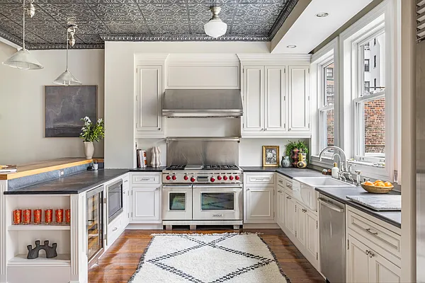 Sold by Compass | media 10