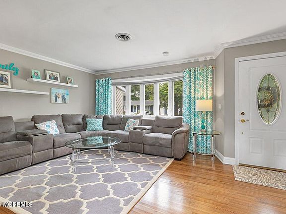 2nd image of 182 Arizona Drive