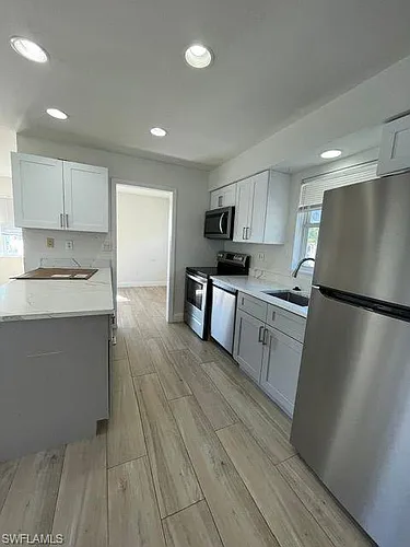 517 96th Ave N #A Photo 1