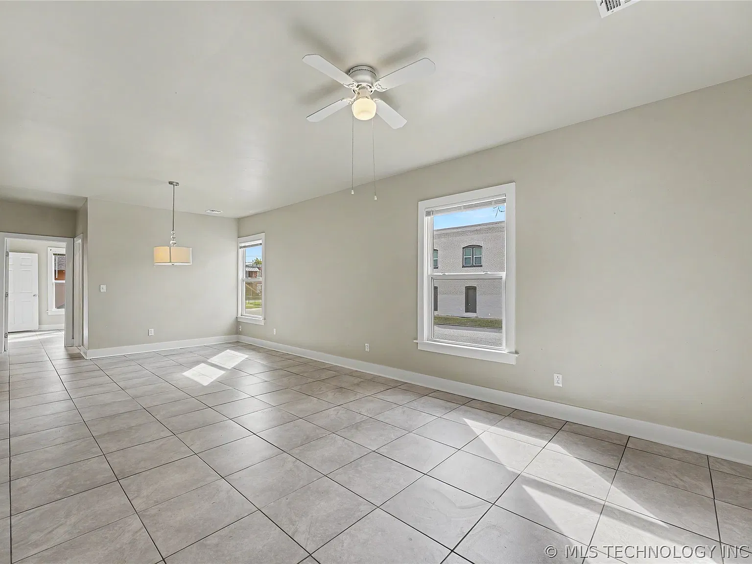 3 bed, 2.0 bath, 1144 sqft, $1,400 — Photo 4
