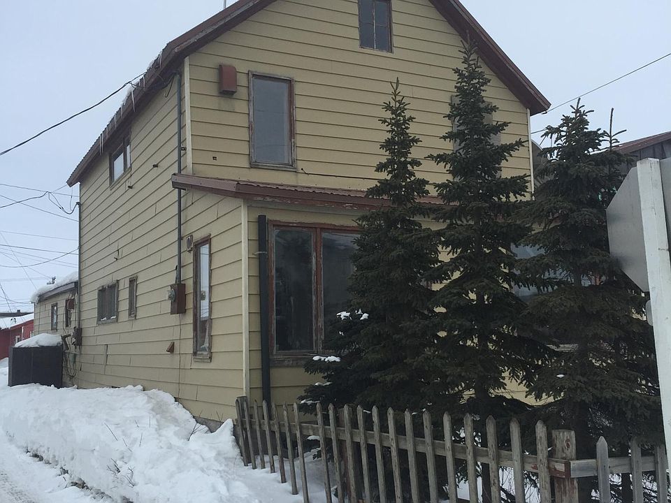 1st image of 116 W King Pl
