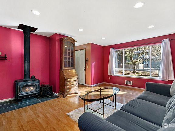 3rd image of 14643 447th Avenue SE