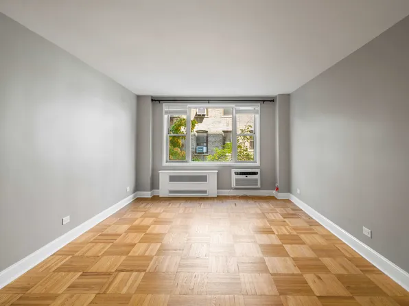 435 East 77th Street image 6 of 23