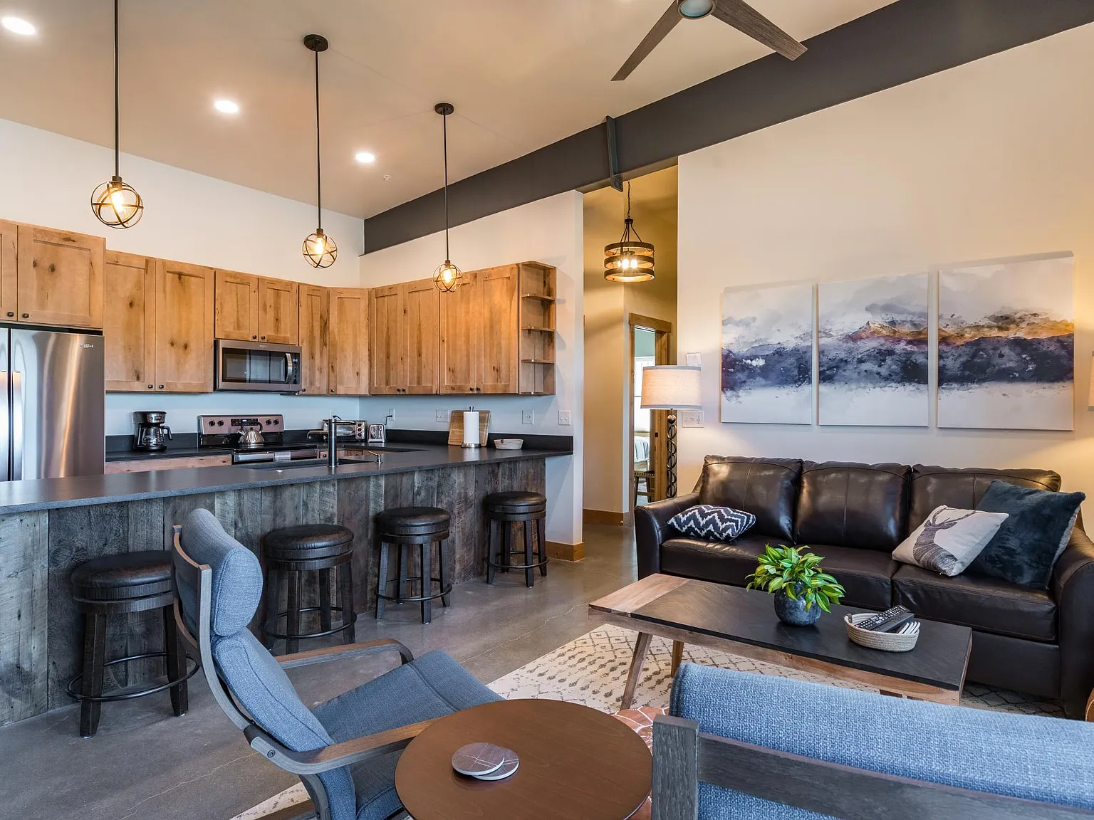 2 bed, 1050 sqft, $3,500 — Photo 1