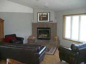 4th image of E2136 Woodridge Dr