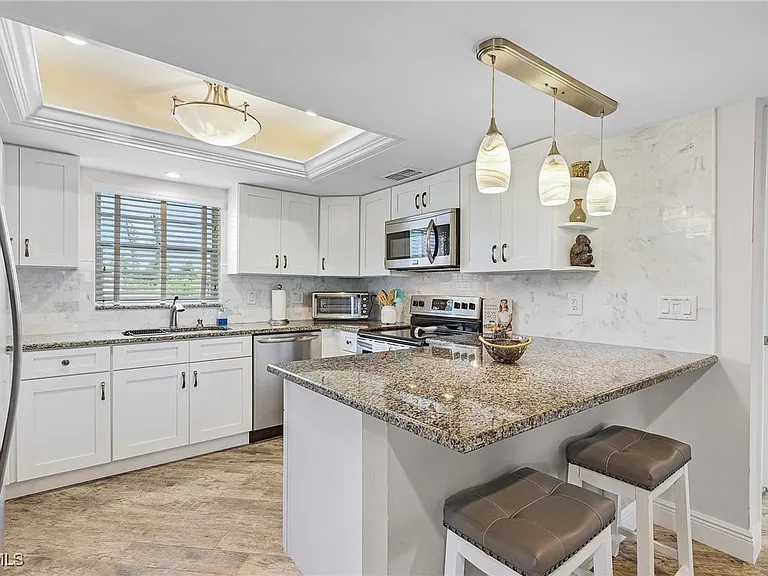 4205 SE 19th Ave #202 — Photo 5
