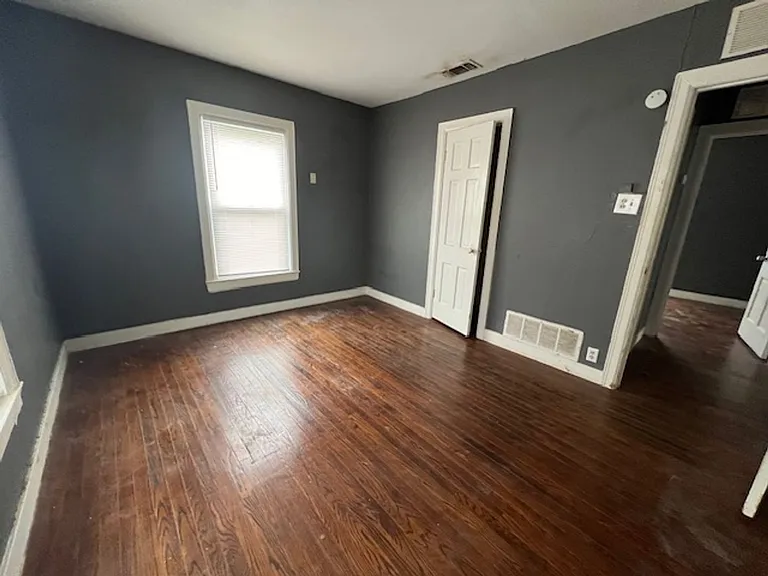 3118 Waverly Ave — Photo 8