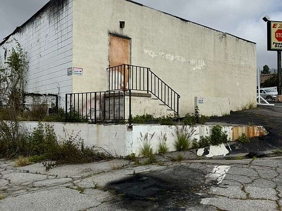 3rd image of 2427 Lake Ave Lot 4