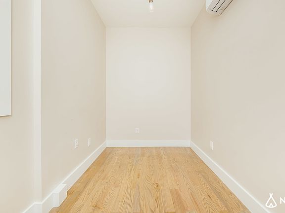 4th image of 358 Irving Ave #1L