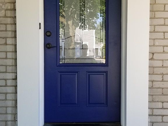 2nd image of 1016 McLean Ave