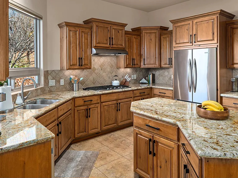 2370 Lariat Rd — Photo 7