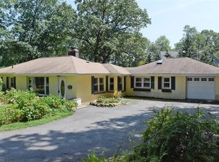 96 Union Hill Rd, Morris Plains, NJ 07950