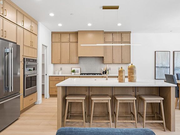 5th image of 3709 N 12th Cir