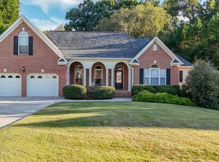 826 Brooke Stone Dr, Soddy Daisy, TN 37379