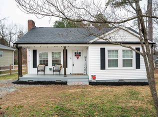51 S Howard St, Inman, SC 29349