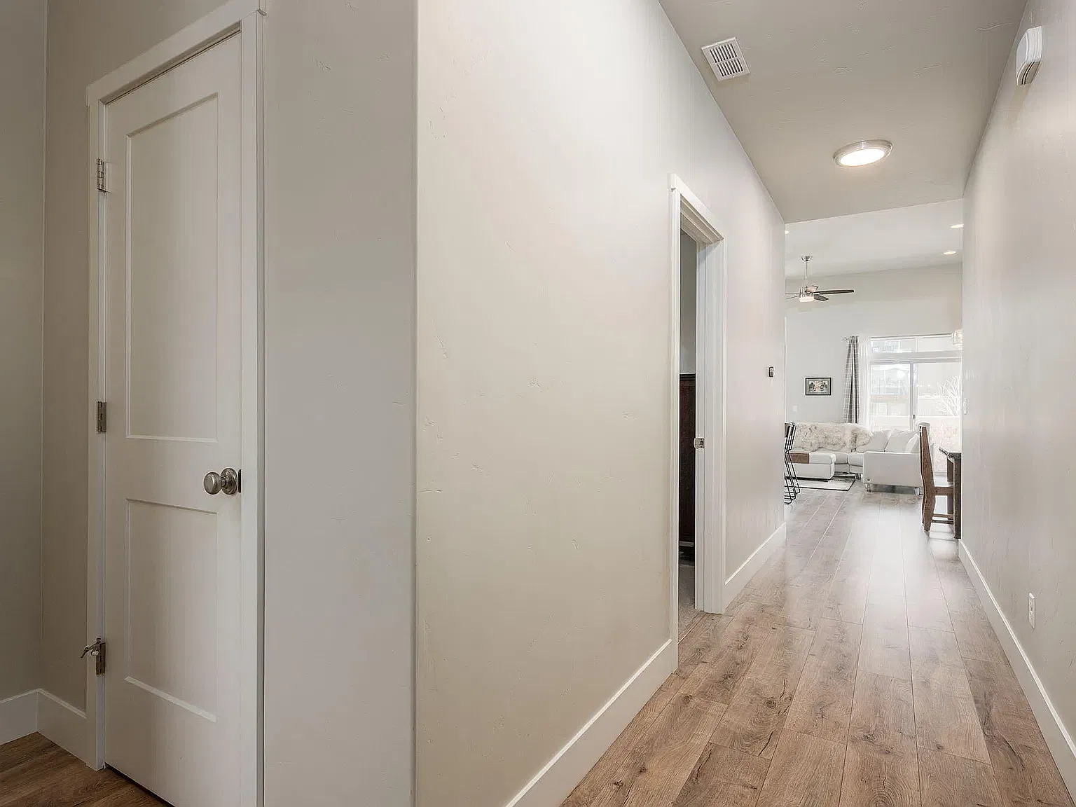 3 bed, 1287 sqft, $2,750 — Photo 2