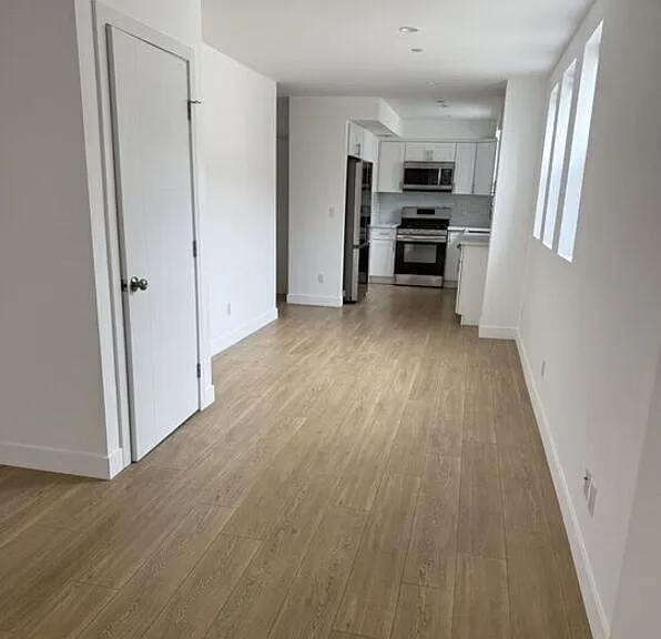 227 B N Park View St — Photo 4