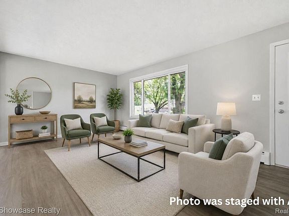 5th image of 3412 W Clarice Ave
