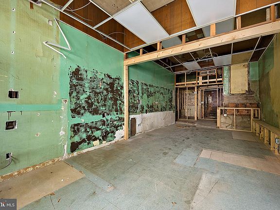 3rd image of 504 N Lincoln St